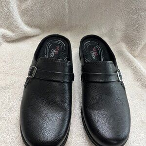 Wearever Black Leather Clogs, Size 9 medium
